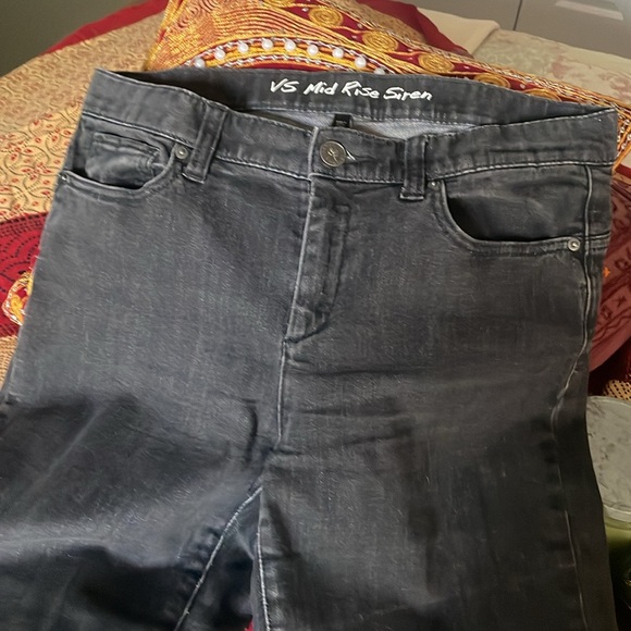 EUC Victoria’s Secret Mid Rise Black Siren five pocket Jeans - Picture 2 of 7